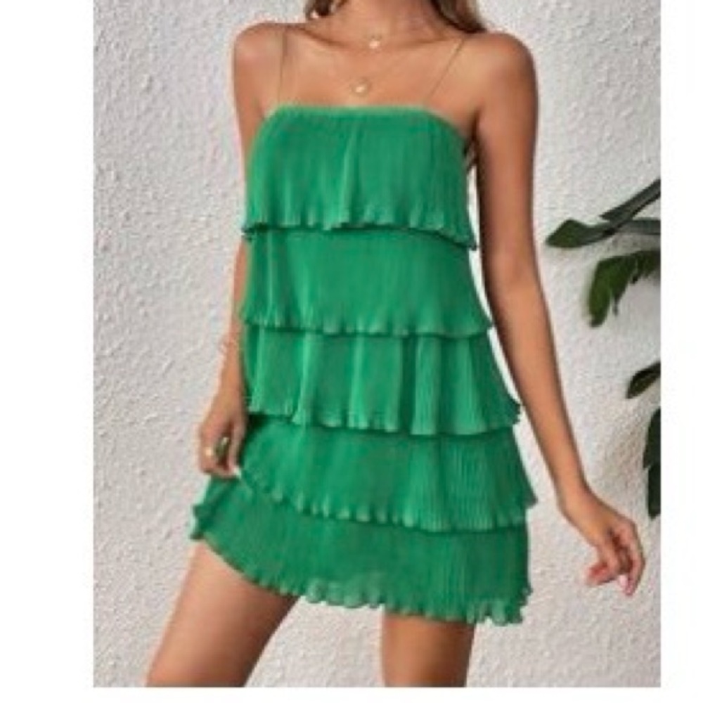 Ruffles Green Tiered Dress size M